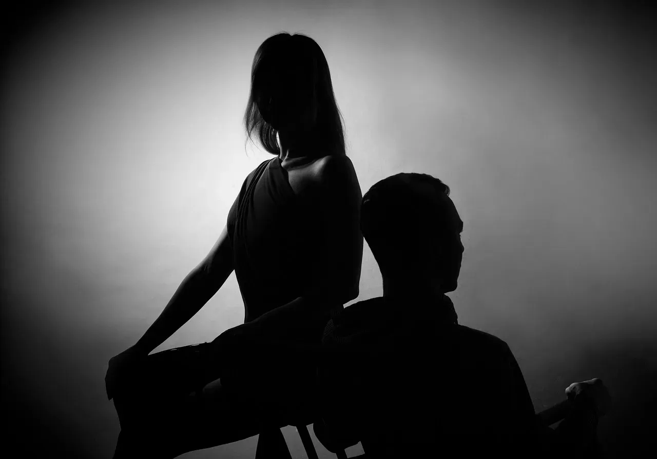 10. Venting about the marriage to everyone except the partner (Image Credits: Pixabay)