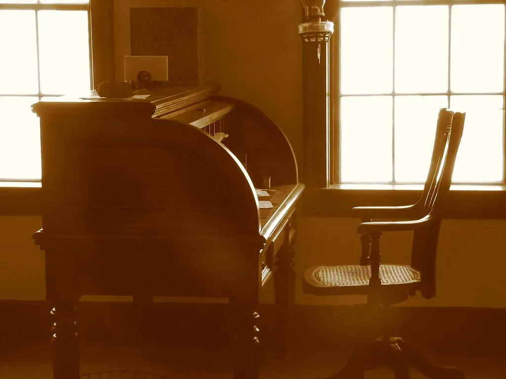 1. The Roll-Top Desk (Don & Janet Beasley, Flickr, CC BY-SA 2.0)