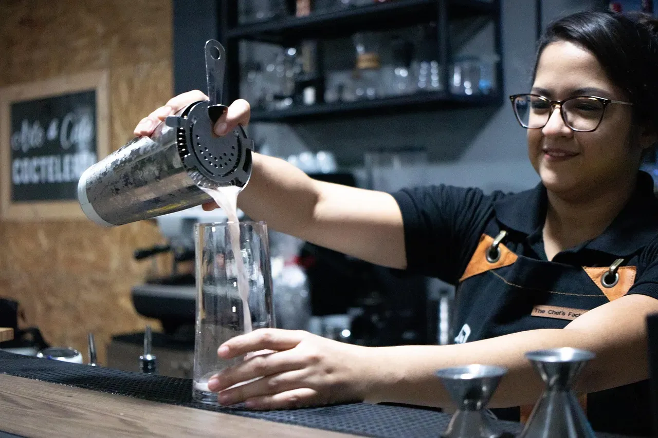 The tipping and trust factor bartenders notice (Image Credits: Pixabay)