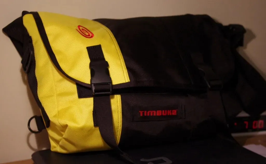 6. Cargo Pants With Too Many Pockets (Scott Akerman, Flickr, CC BY 2.0)