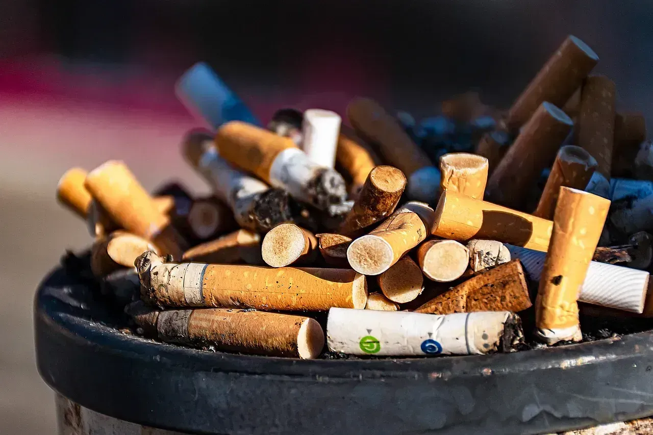 3. Continuing to Smoke Past the Point of No Return (Image Credits: Pixabay)