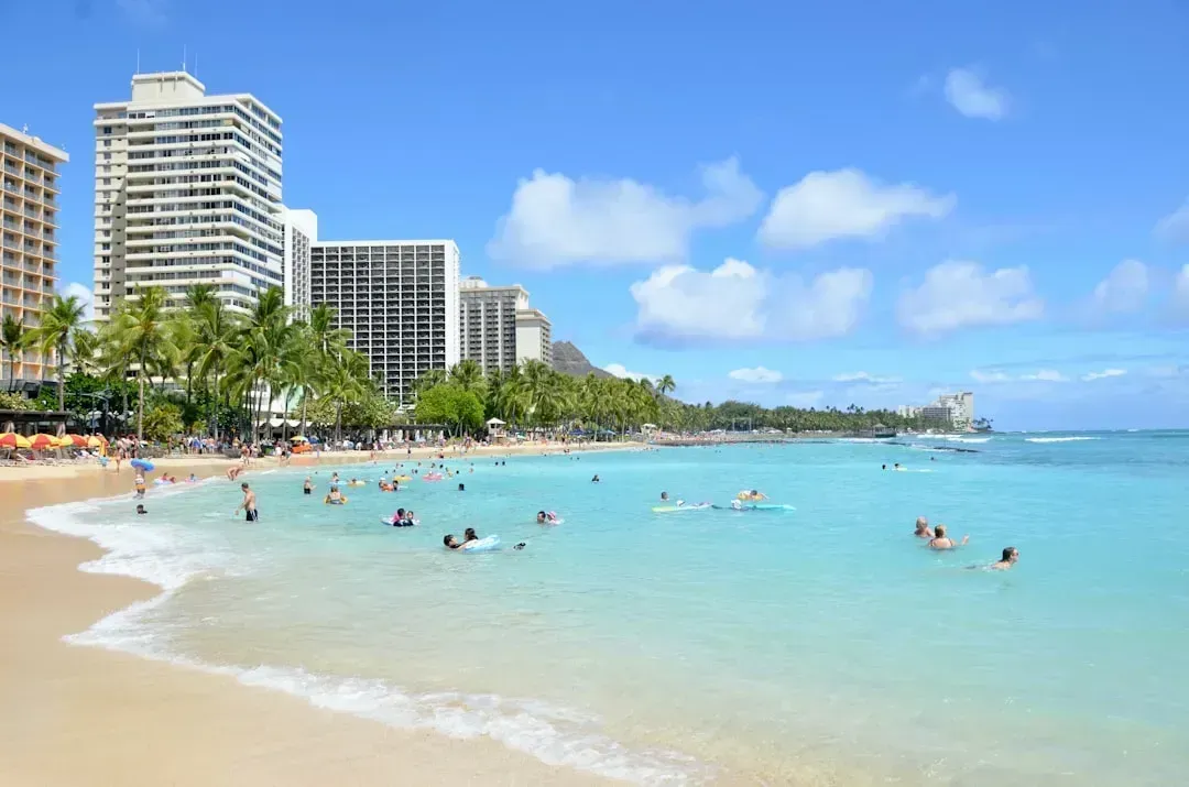 Waikiki Beach, Hawaii (Image Credits: Unsplash)