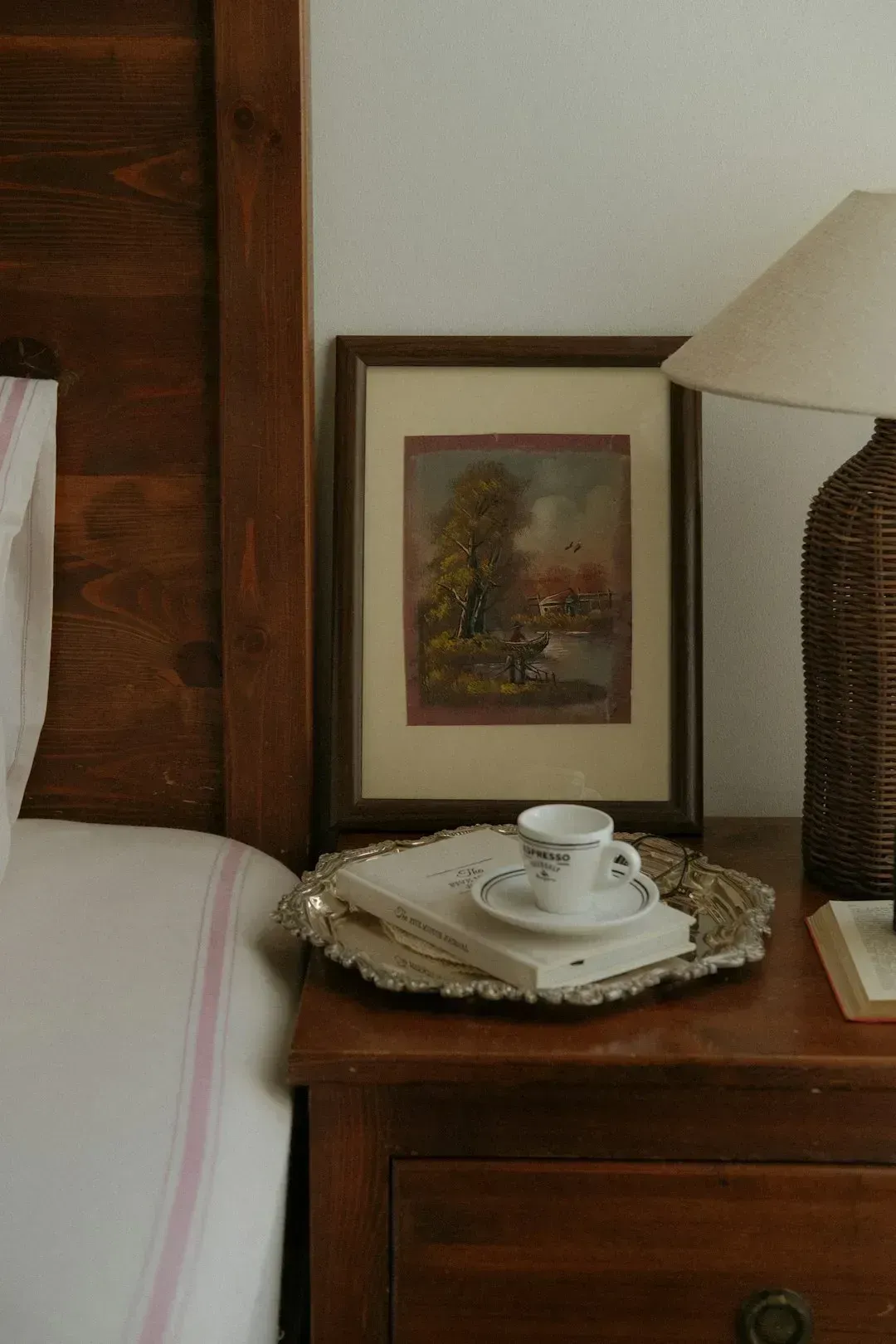 1. They Can Read Your Entire Trip From the Stuff on Your Nightstand (Image Credits: Unsplash)