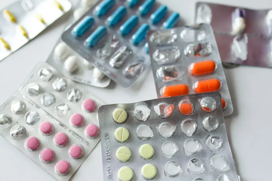 3. Old or Expired Medications (Image Credits: Pexels)