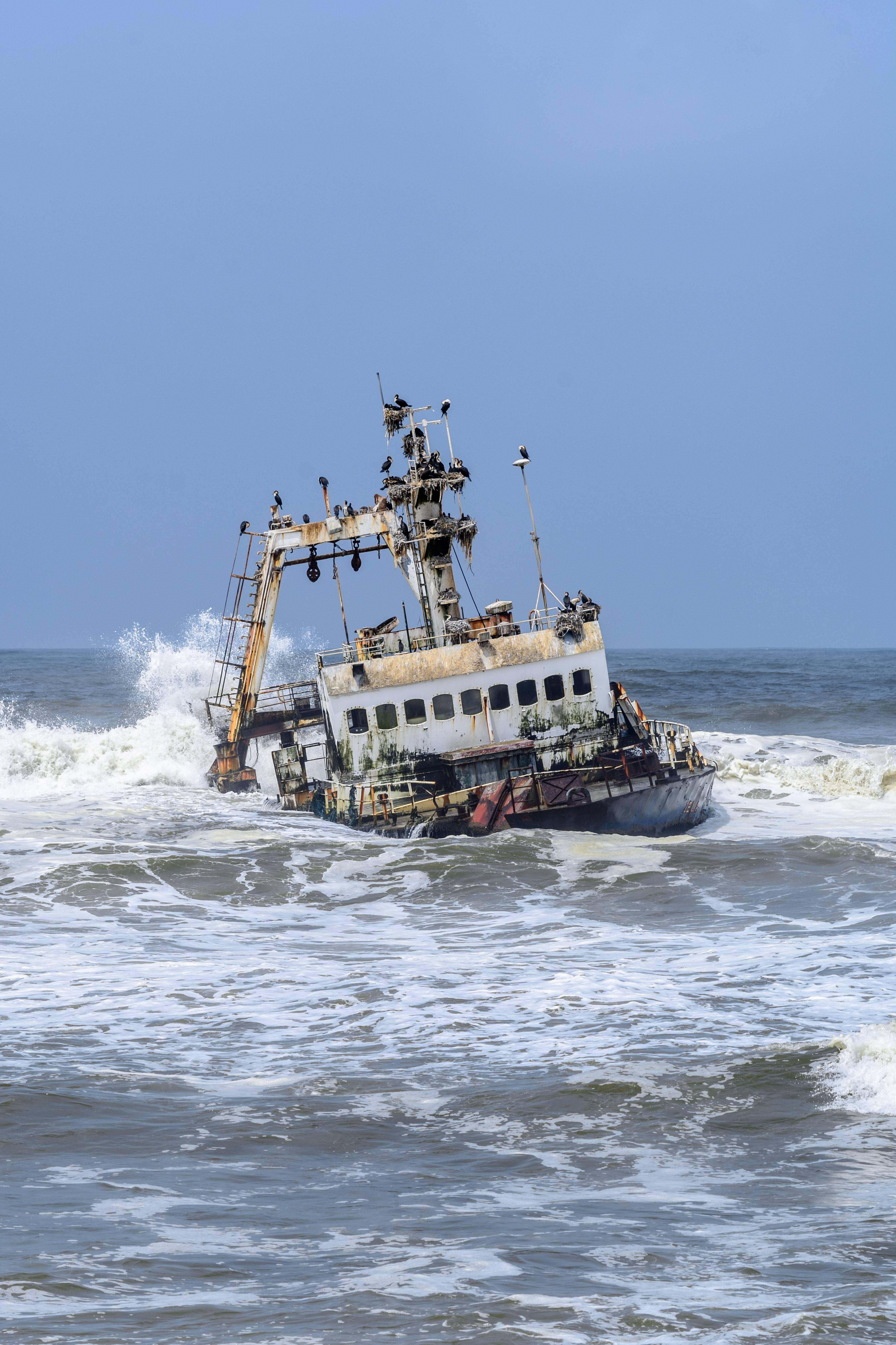 Skeleton Coast - Namibia's Graveyard of Ships and Souls (image credits: wikimedia)