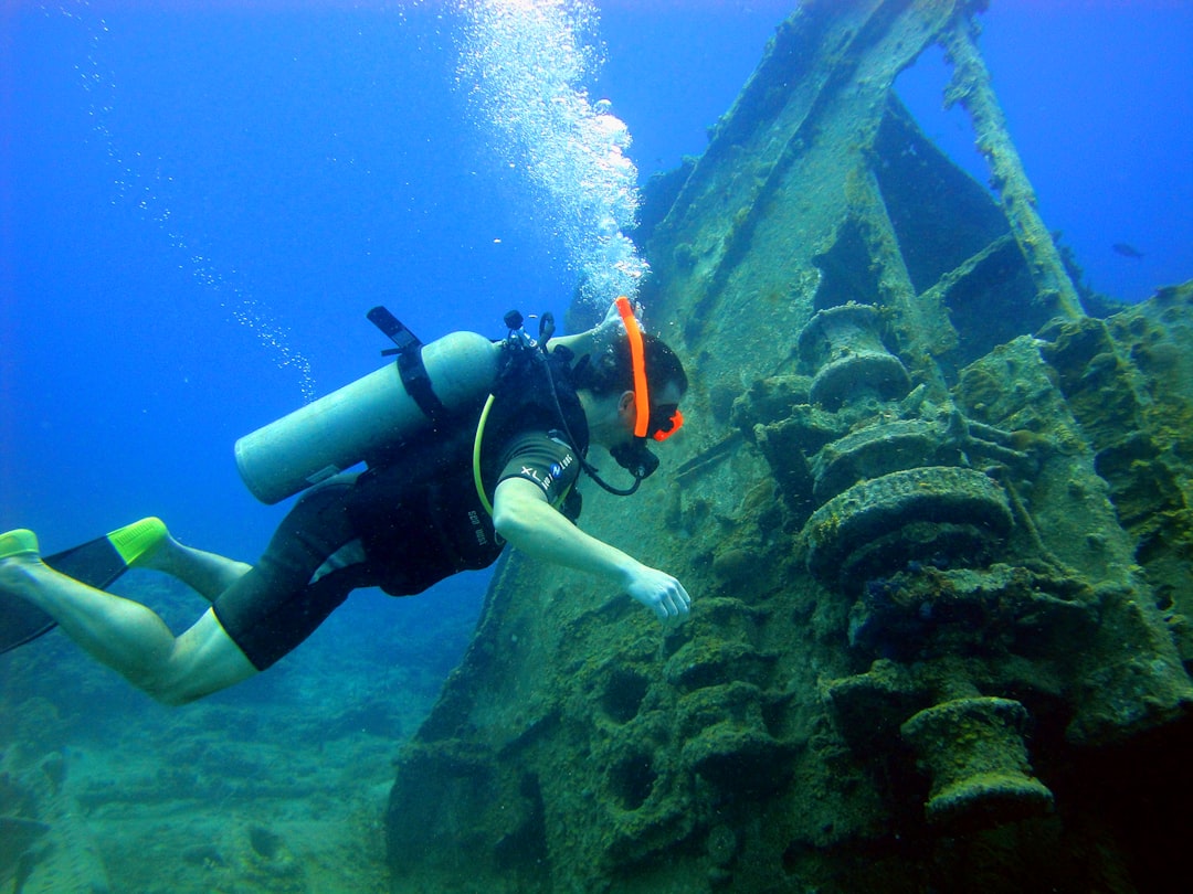 Submechanophobia - Underwater Objects That Can't Hurt You (image credits: unsplash)