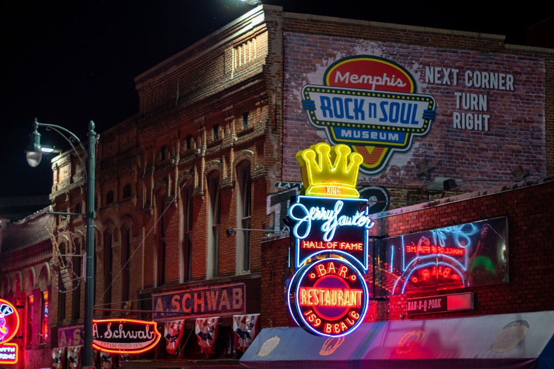 Memphis, Tennessee - Where Nightfall Brings Unease (image credits: unsplash)