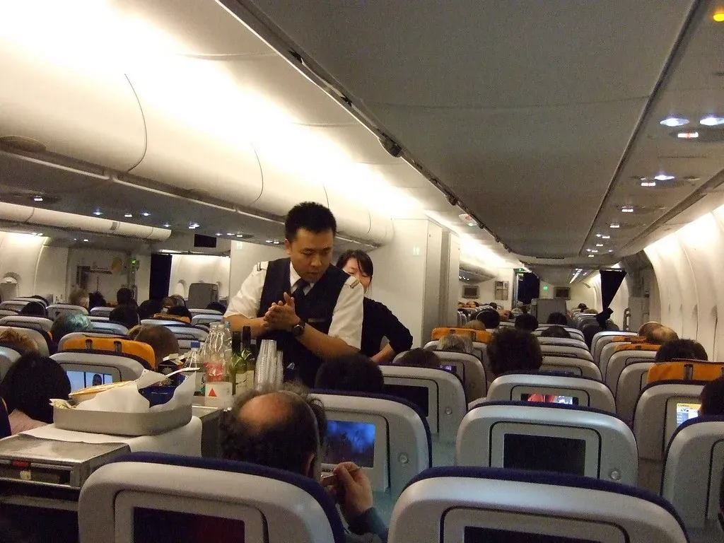 5. Be Mindful of What You Eat on Board (chinaoffseason, Flickr, CC BY 2.0)