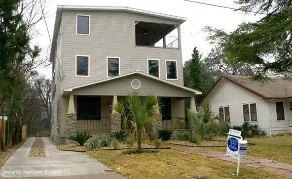 The Rise and Stall of the Oversized Dream (The Austin Sage, Flickr, CC BY-SA 2.0)