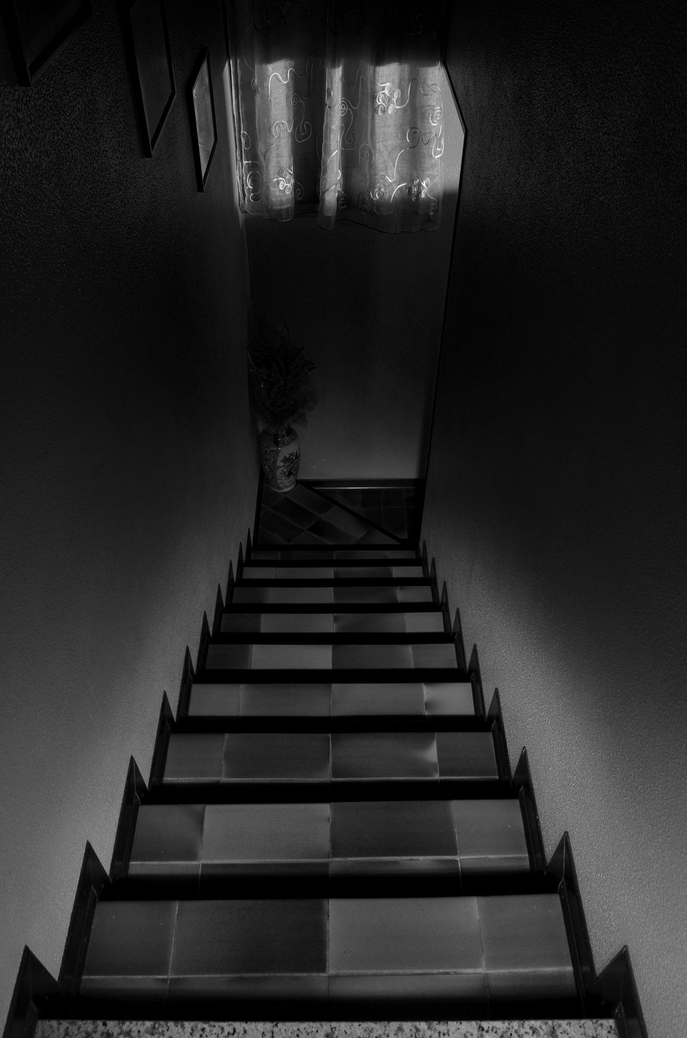 Nyctophobia: When Darkness Becomes Dangerous (image credits: wikimedia)