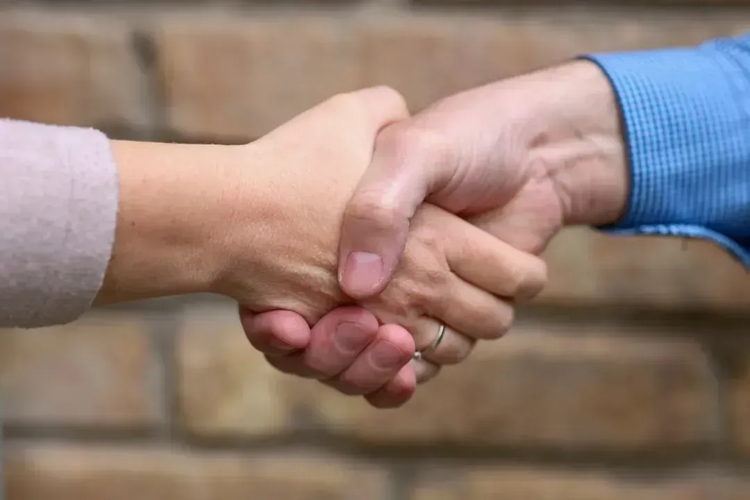 1. Forgetting Someone's Name Right After Being Introduced (Image Credits: Unsplash)