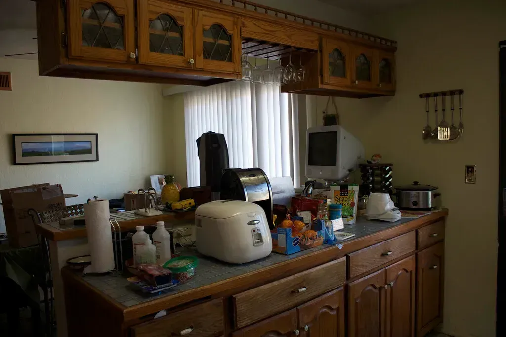 6. A Disorganized Kitchen Counter (ewen and donabel, Flickr, CC BY 2.0)