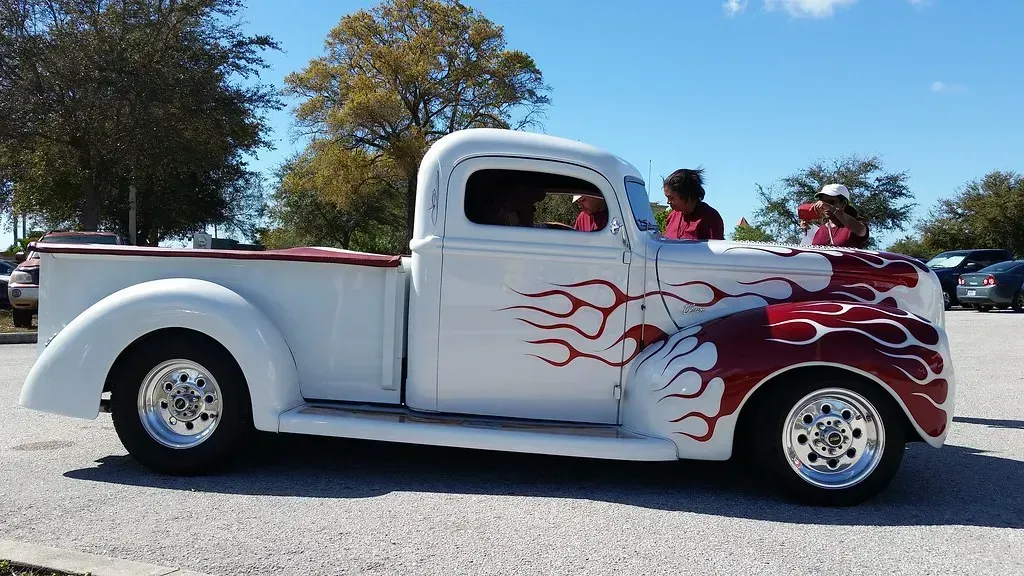 2. Riding in the Back of a Pickup Truck (Michel Curi, Flickr, CC BY 2.0)