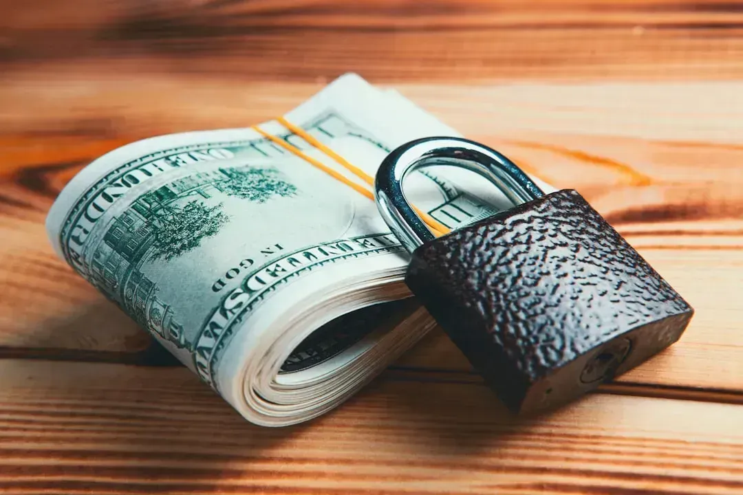The Real Dollar Gap Between Claiming Early and Waiting (Image Credits: Unsplash)