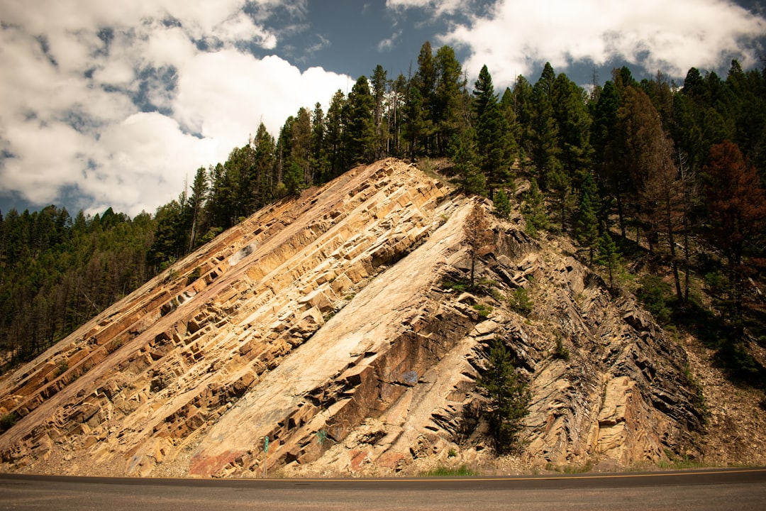 Montana: Big Sky Seismic Unease (image credits: unsplash)