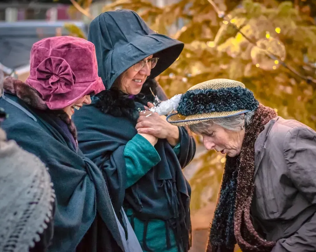 11. You Lose Most of Your Body Heat Through Your Head (Image Credits: Unsplash)