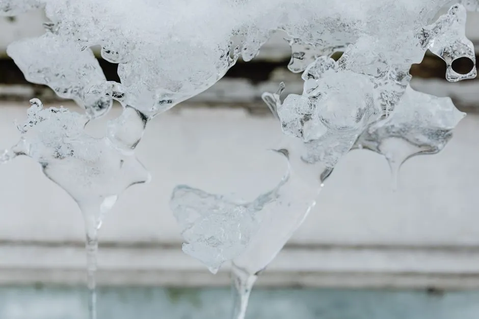 The Freeze-Thaw Cycle Does Most of the Damage (Image Credits: Pexels)