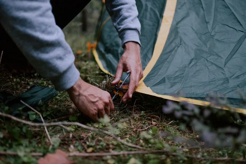 Place and Tuck Your Ground Cloth Correctly (Image Credits: Pexels)