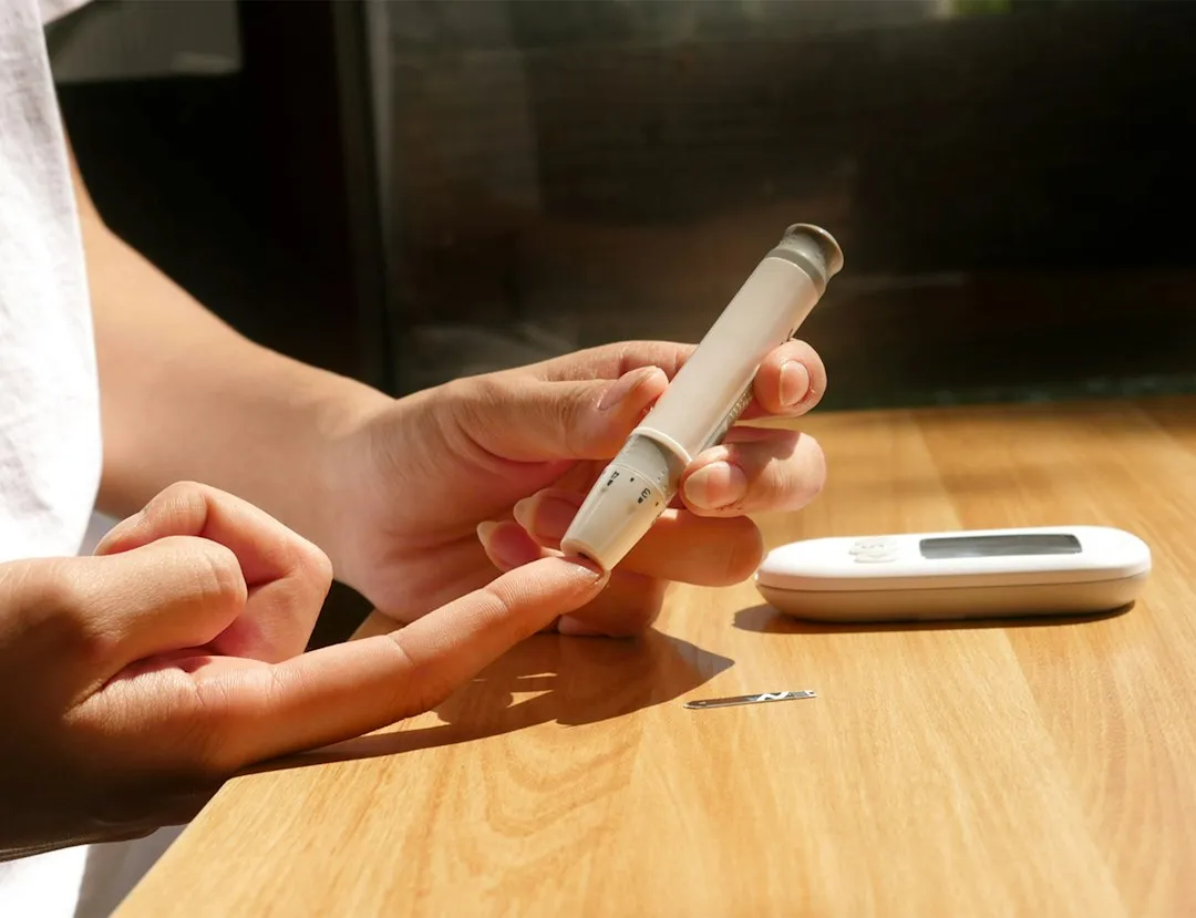 5. Toenail Changes Can Signal Fungal Infection, Diabetes, or Heart Issues (Image Credits: Unsplash)