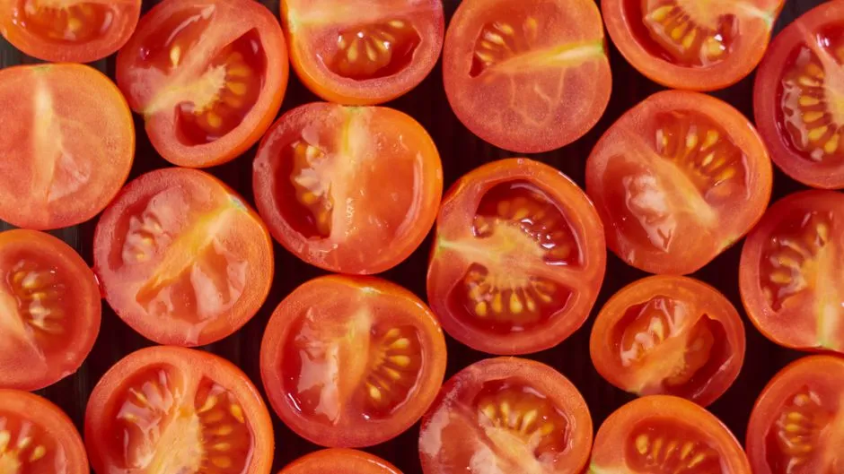 Fermentation: The Forgotten Wet-Seed Trick (Image Credits: Pexels)
