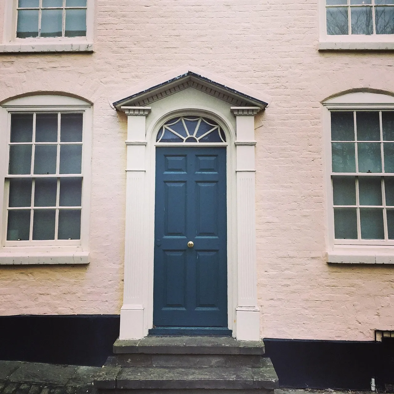 Victorian-Era Class Signaling That Still Echoes Today (Image Credits: Pixabay)