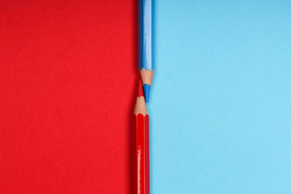 Red vs. Blue: A Telling Comparison (Image Credits: Pexels)