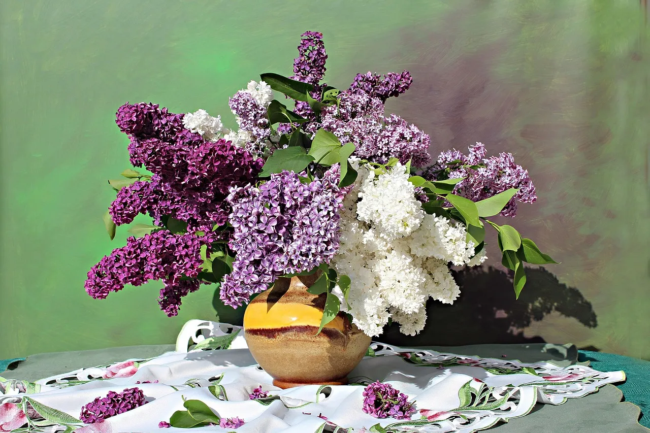 10. Flowers Turn an Ordinary Moment Into a Lasting Memory (Image Credits: Pixabay)