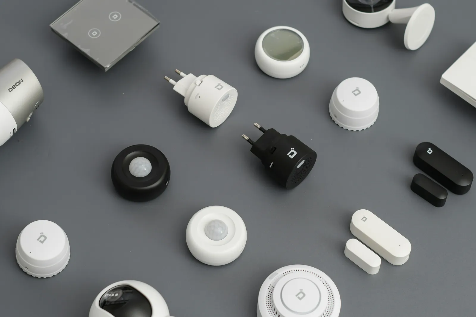 1. No Visible Security System (Image Credits: Unsplash)