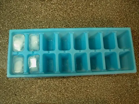 Freezer Position Affects Brittleness (CC BY-SA 3.0)
