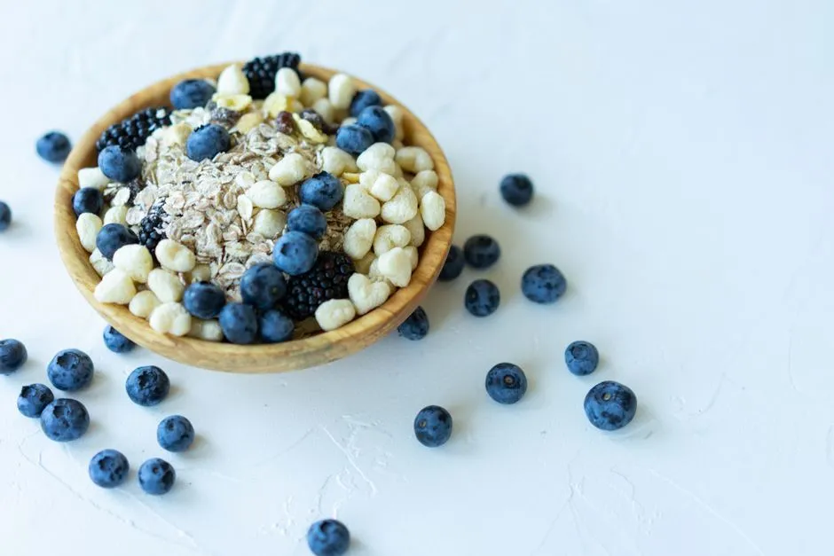 4. They Eat a Breakfast Built Around Protein and Fiber (Image Credits: Pexels)