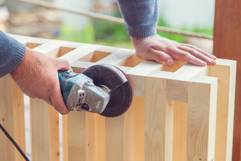 Preparing the Pallet Before Planting (Image Credits: Pexels)