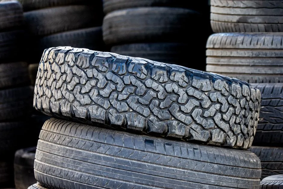 Why So Many Drivers Still Get It Wrong (Image Credits: Pexels)