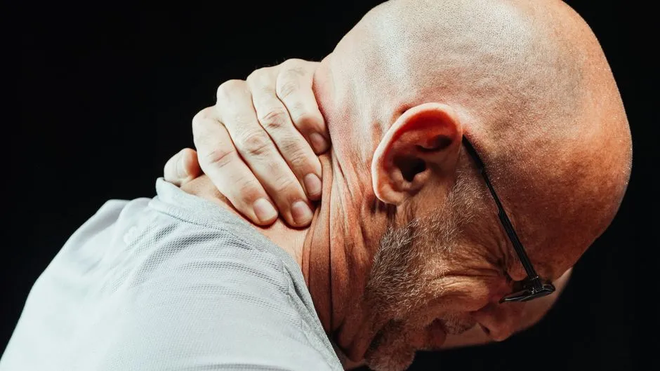 The Danger of Treating Only the Shoulder (Image Credits: Pexels)