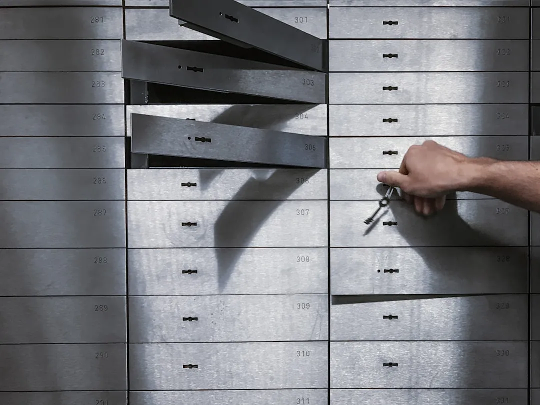 Banks Are Required to Freeze the Box When the Owner Dies (Image Credits: Unsplash)