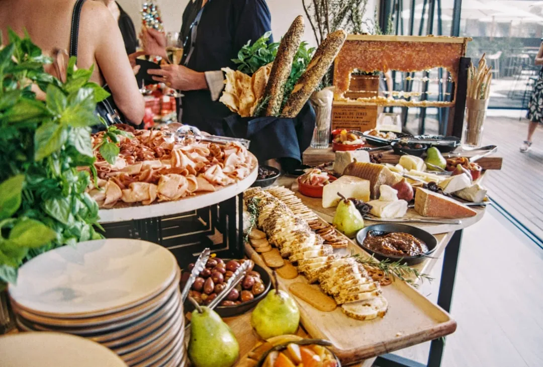 Vendor Meals Are a Required Budget Line That Gets Forgotten (Image Credits: Unsplash)