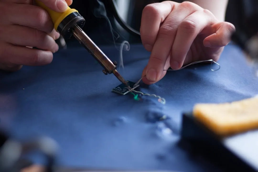 Throwaway Culture Has a Real Cost That the Old Way Avoided (Image Credits: Unsplash)