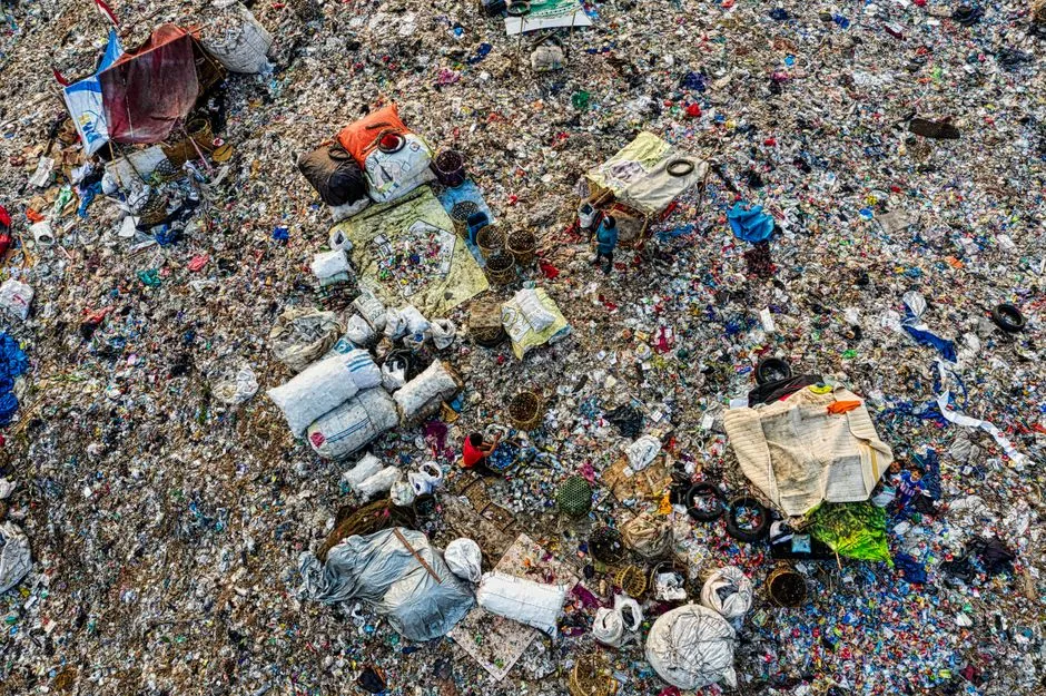 Textile Waste: A Mountain That Keeps Growing (Image Credits: Pexels)