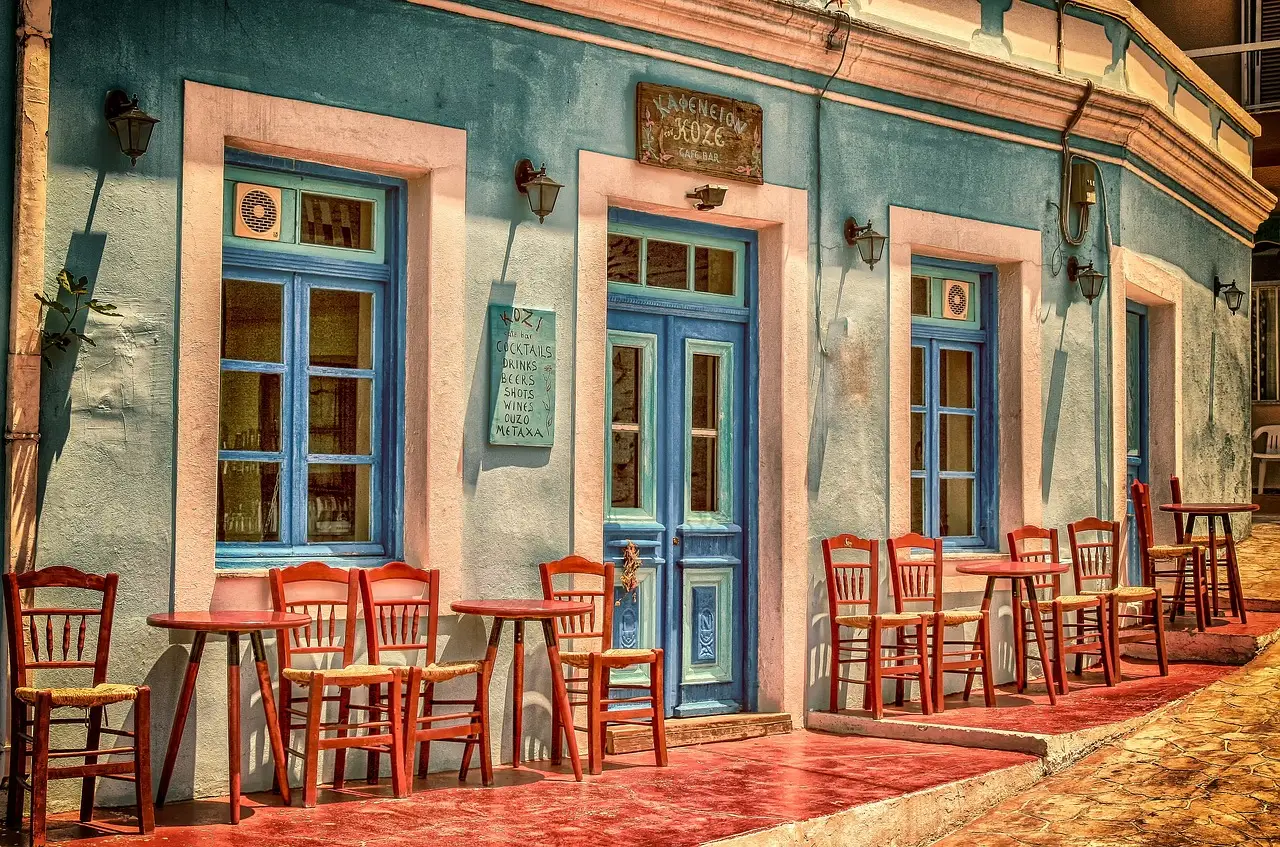 The Door as a Focal Point, Not Just an Opening (Image Credits: Pixabay)