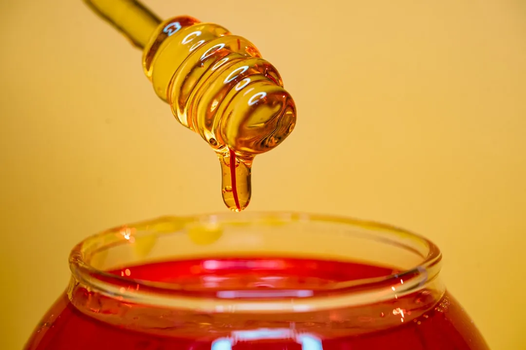 2. Honey: A Shelf Life Measured in Centuries (Image Credits: Unsplash)