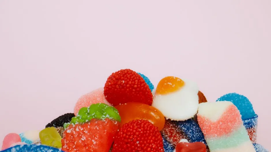 Why "Fruit Flavored" Doesn't Mean Tooth-Friendly (Image Credits: Pexels)