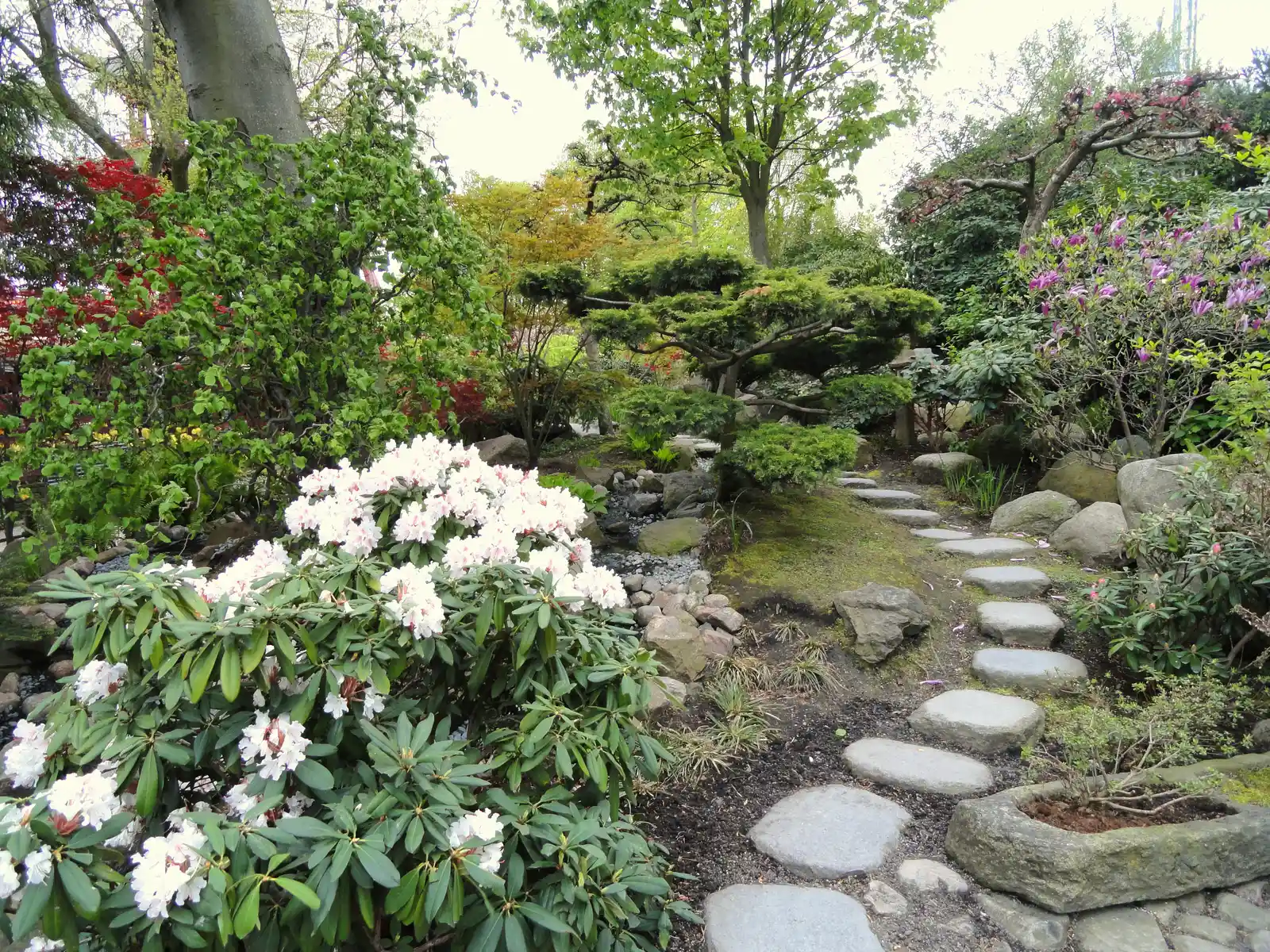 Paths, Borders, and the Art of Accessibility (By Daderot, CC0)