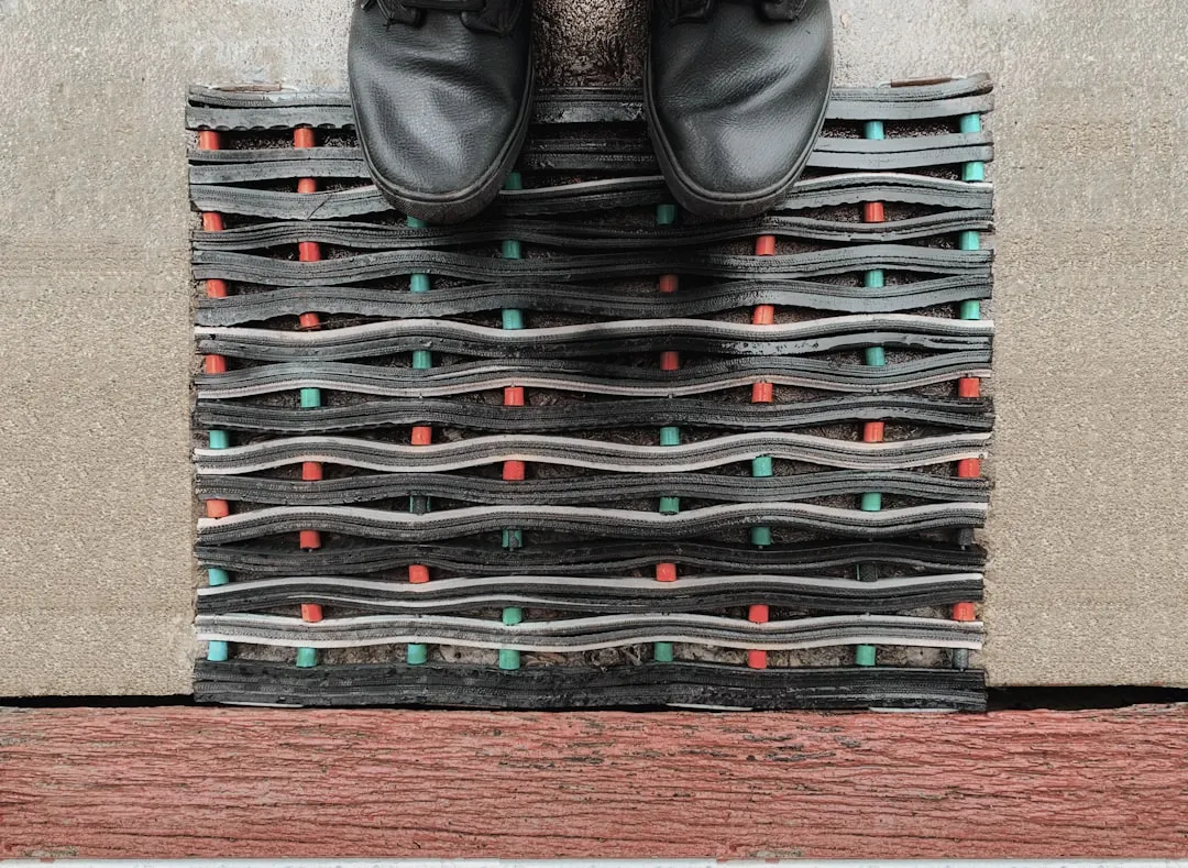 The Rubber Backing Is a Hidden Trap (Image Credits: Unsplash)