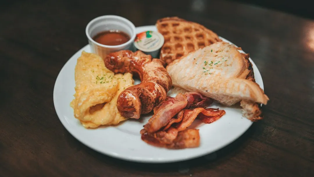 8. They Skip the Processed Breakfast Meats (Image Credits: Unsplash)