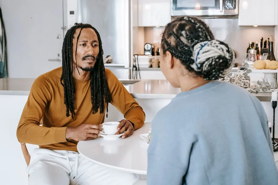 Why Silence Within Families Makes Everything Worse (Image Credits: Pexels)