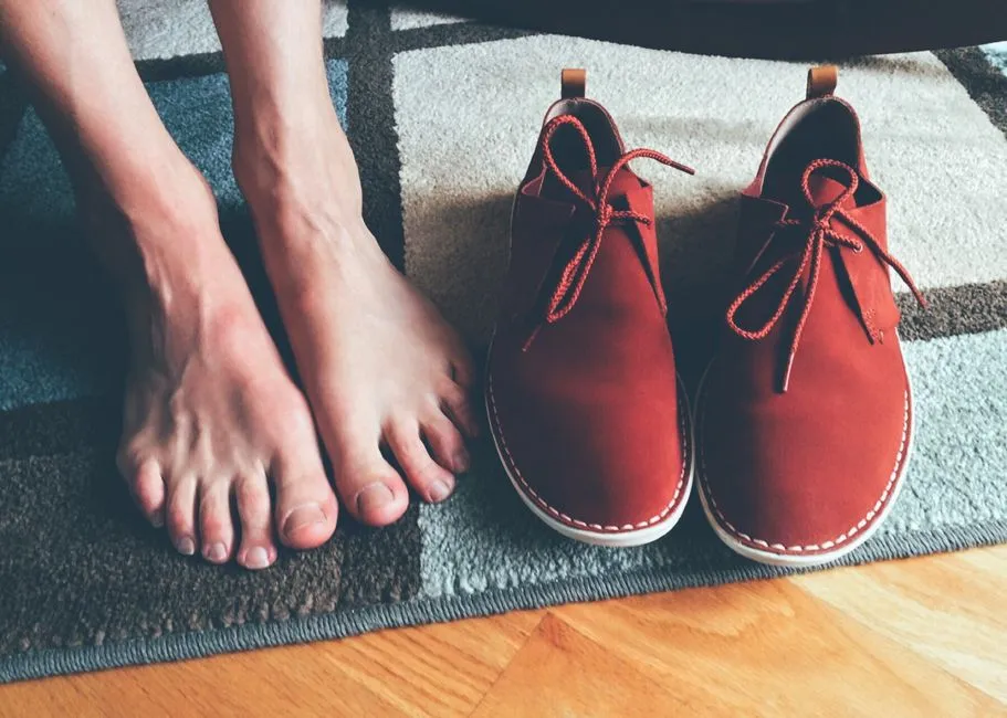 2. Wearing the Wrong Shoes (Image Credits: Pexels)