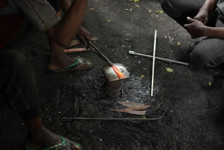 5. Forged Digging Spades (Image Credits: Pexels)