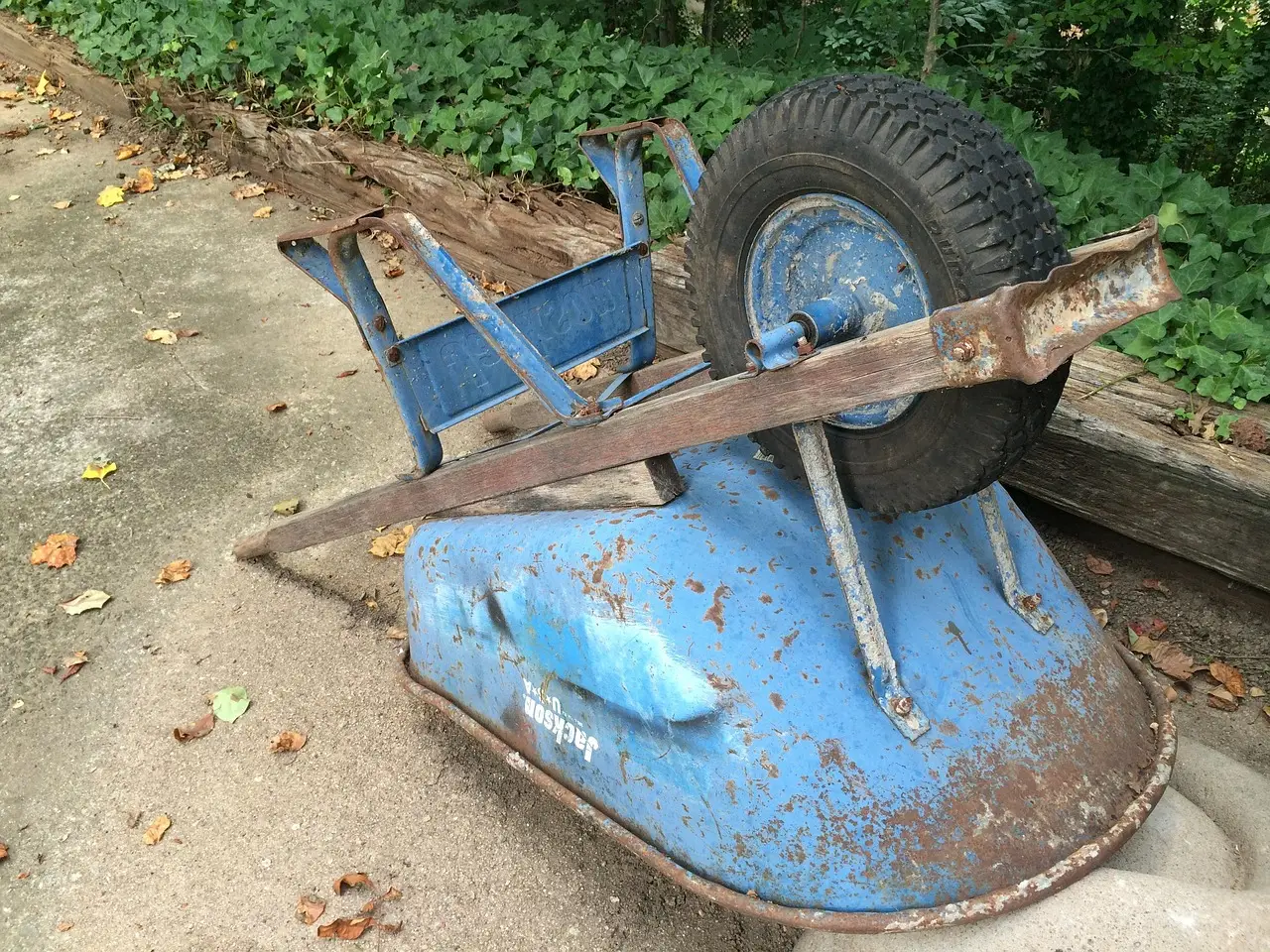 How Rusty Tools Become More Dangerous Over Time (Image Credits: Pixabay)