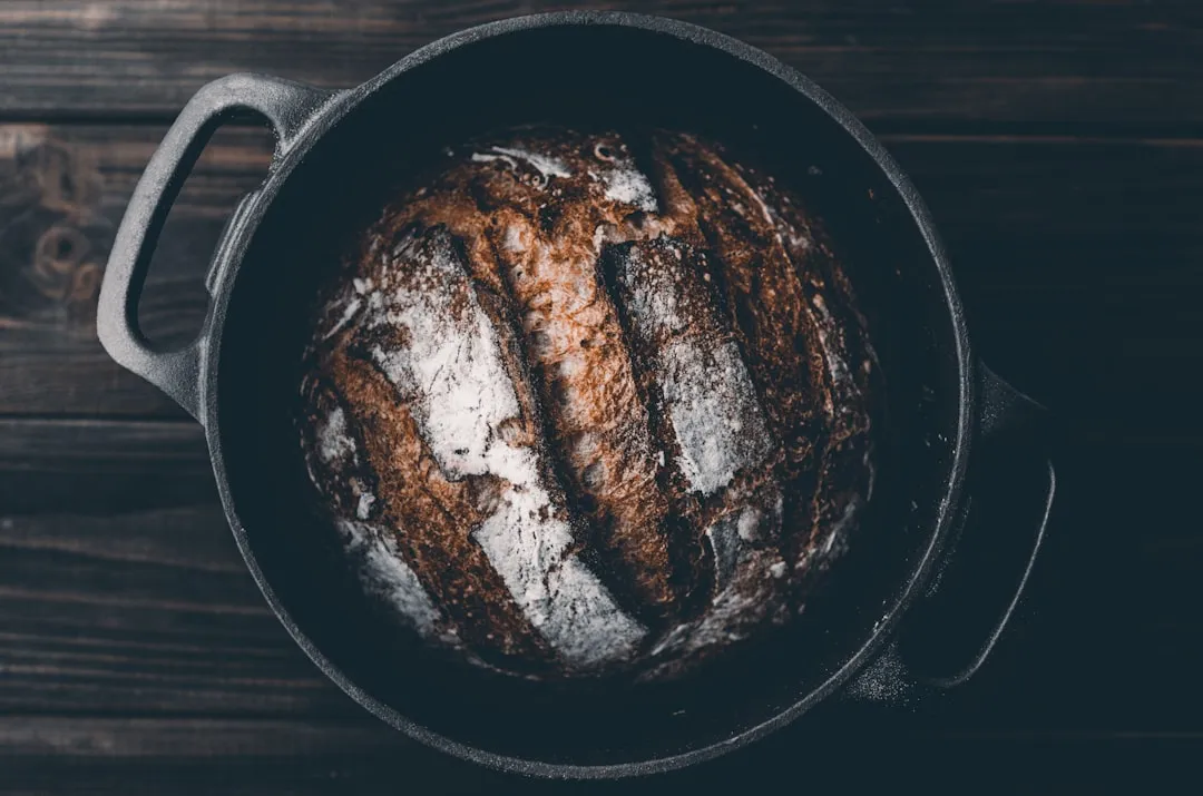Steam Baking with a Dutch Oven: The Crust Secret Hiding in Plain Sight (Image Credits: Unsplash)