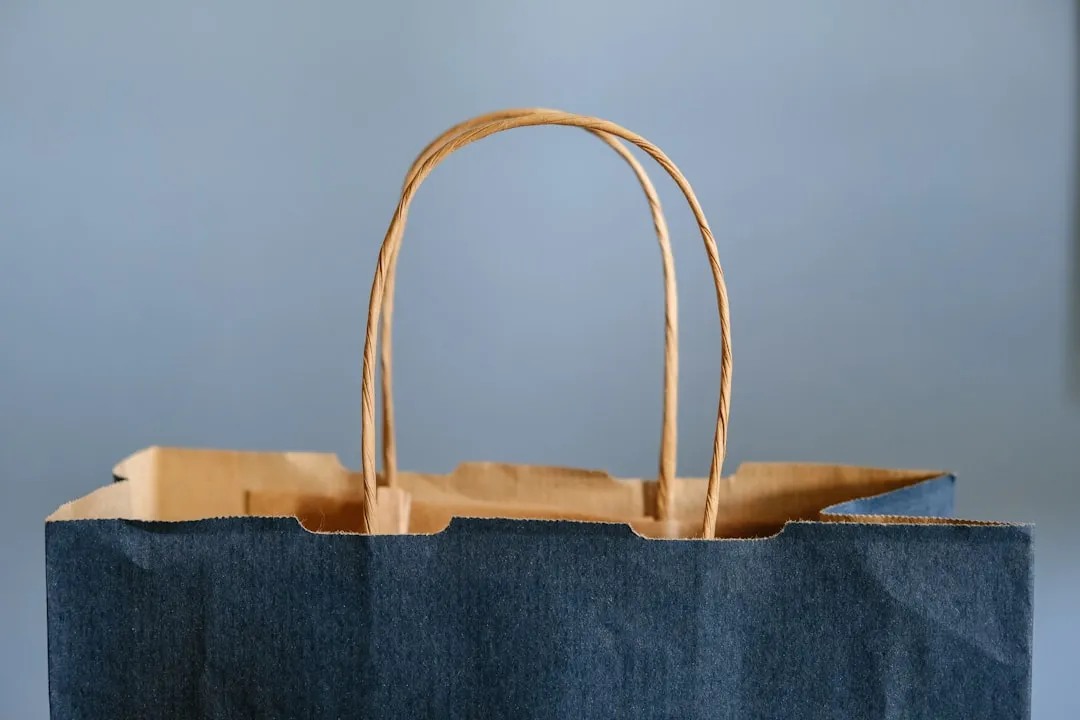 The Paper Bag Trick: Concentrating the Effect (Image Credits: Unsplash)