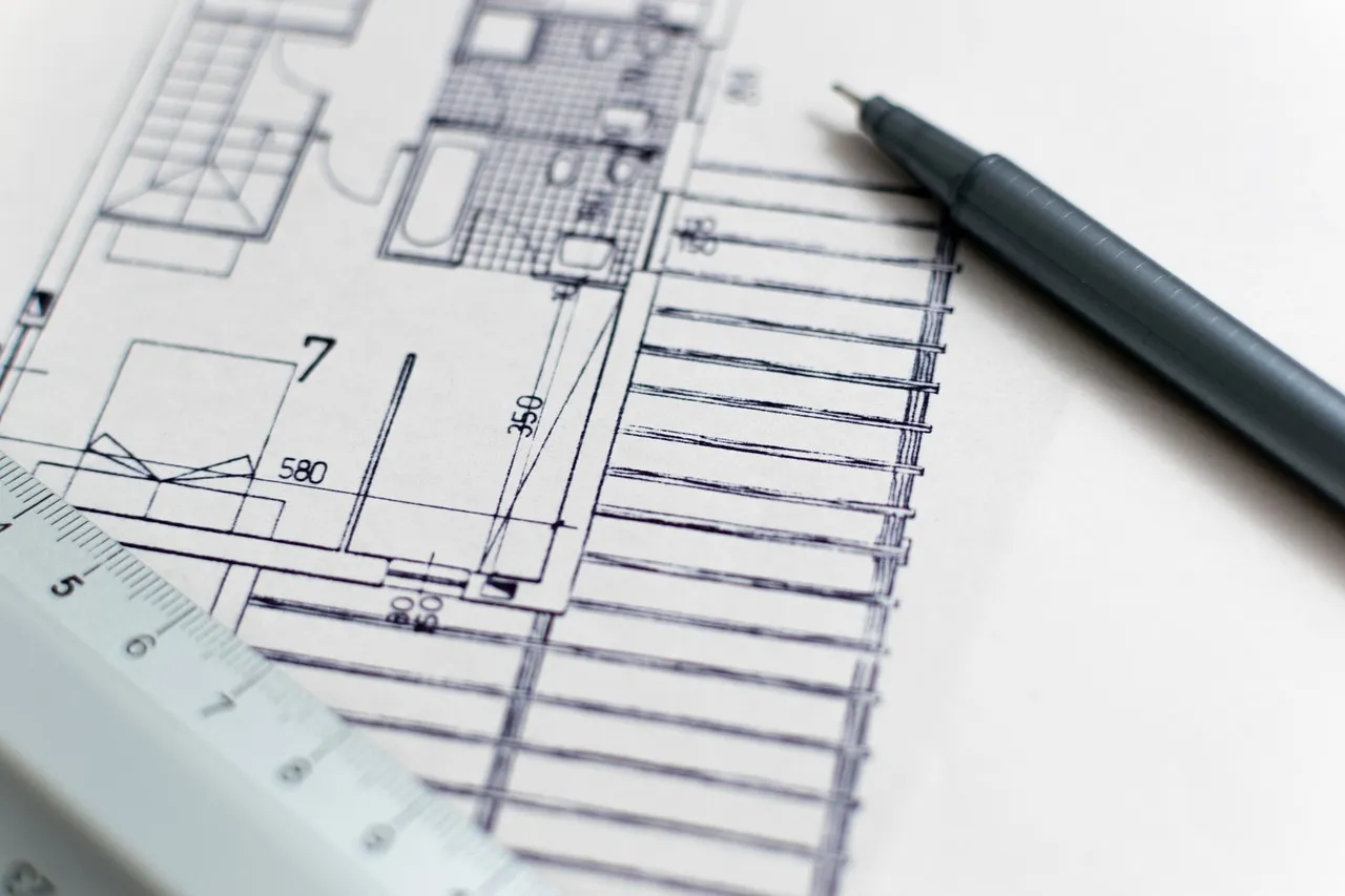 1. Start With a Proper Site Plan Before You Touch the Soil (Image Credits: Pixabay)